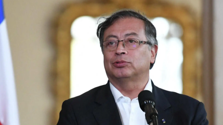 特朗普被严重警告