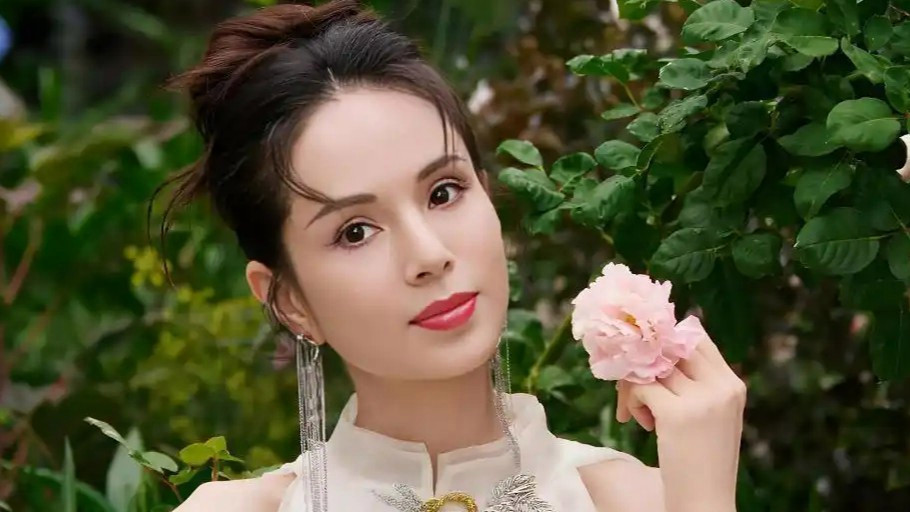 李若彤回应拍短剧