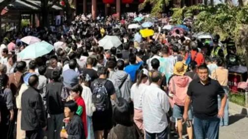  国家统计局：全国人口为140545万人