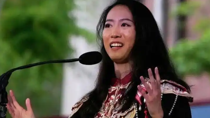 哈佛女孩对网友质疑的愤懑错位了