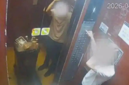   广州一小区电梯从15层坠至负2层 缩略图