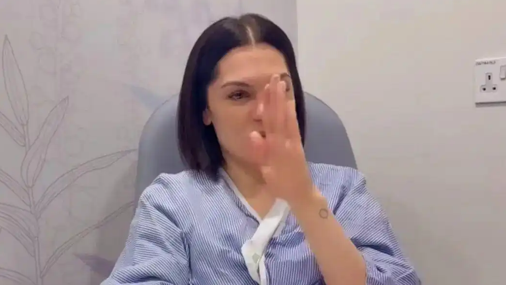 歌手“结石姐”宣布抗癌成功