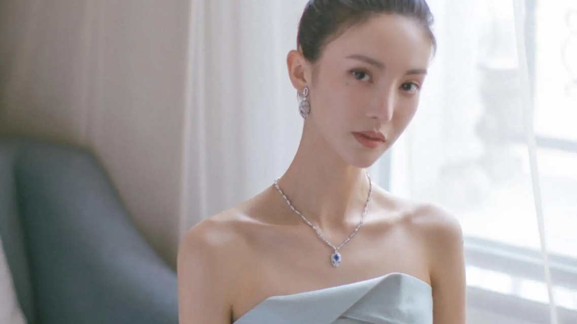 金晨被曝肇事逃逸当地村民称撞了墙