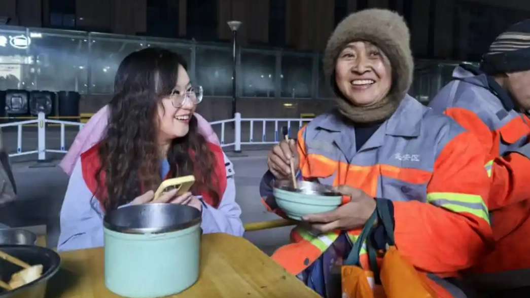 元旦凌晨4点半 记者为啥在切土豆