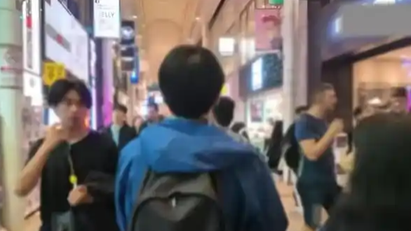 韩国博主在日本整治“撞人族”