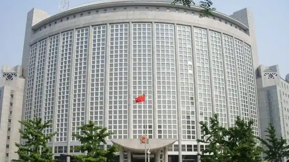 01月04日，星期日：美军闪抓马杜罗震撼全球！外交部强硬回应引爆热搜