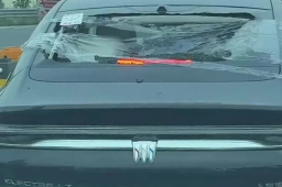   别克全网寻找高速上挡风破碎私家车 缩略图