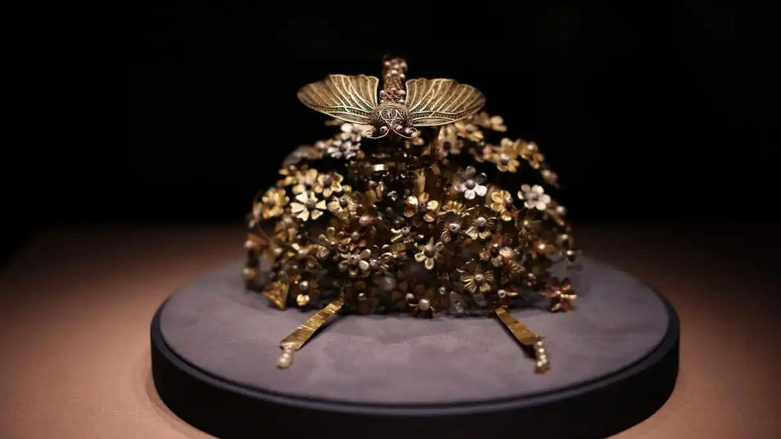  “史上最受宠小孩”的头饰有多惊艳