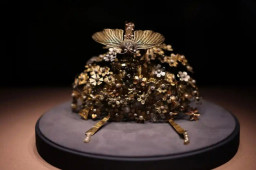   “史上最受宠小孩”的头饰有多惊艳 缩略图