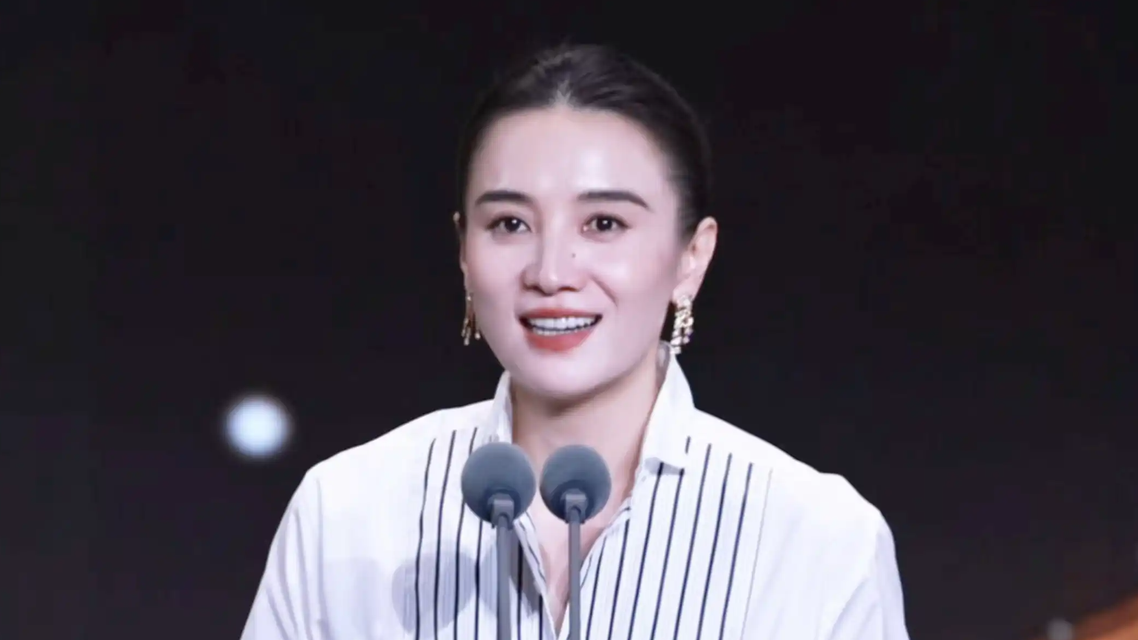  宋佳：“小花”来到百花特别高兴