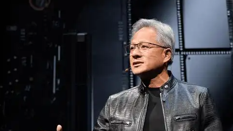 黄仁勋称AI时代学什么专业并不重要