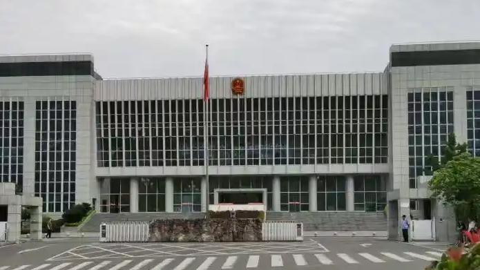 已婚男女打工相识生子同居15年获刑