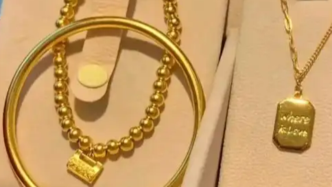 情侣去年看三金未买 现在3万变6万