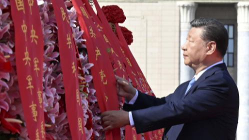 和总书记一起缅怀英烈致敬忠魂