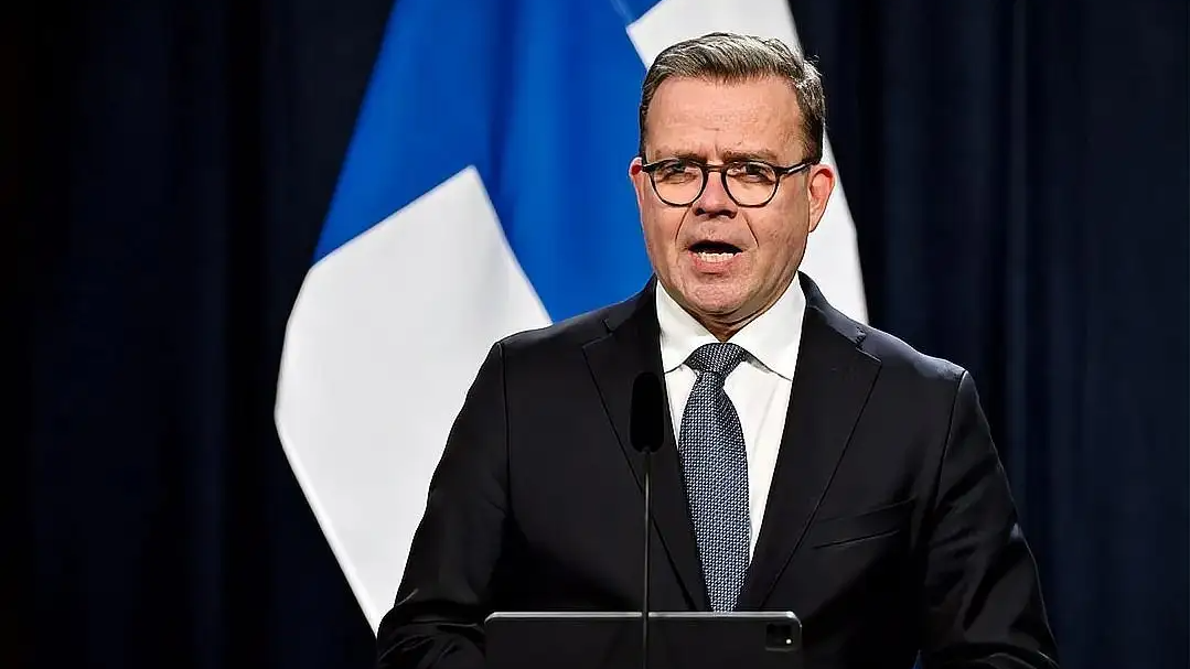 芬兰总理在北京街头散步