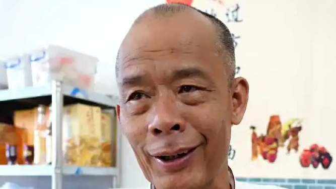  莫氏鸡煲老板还剩40万债务