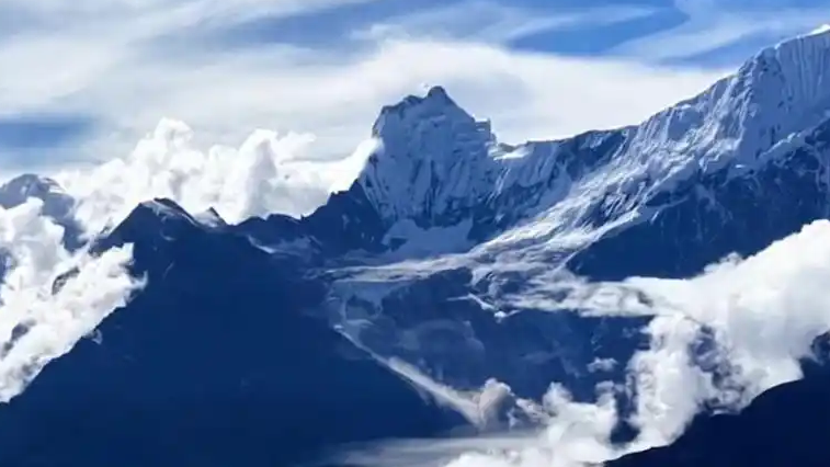  网友意外拍到泥石流暴发瞬间