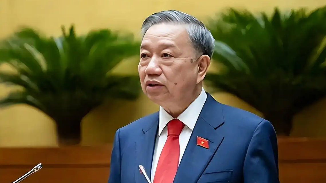 苏林乘坐“复兴号”前往雄安