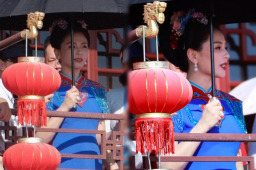 刘涛现身纪念妈祖活动