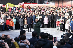   习近平新春再话“龙马精神” 缩略图