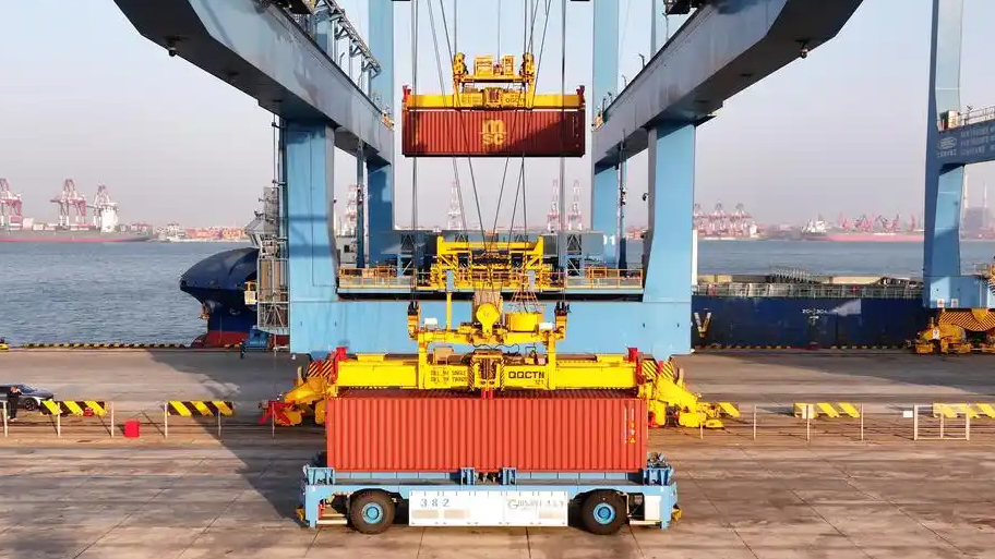  国内首次集装箱船全流程无人化作业