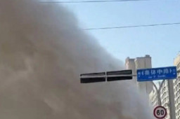   济南街头现“暴突泉” 管理方回应 缩略图