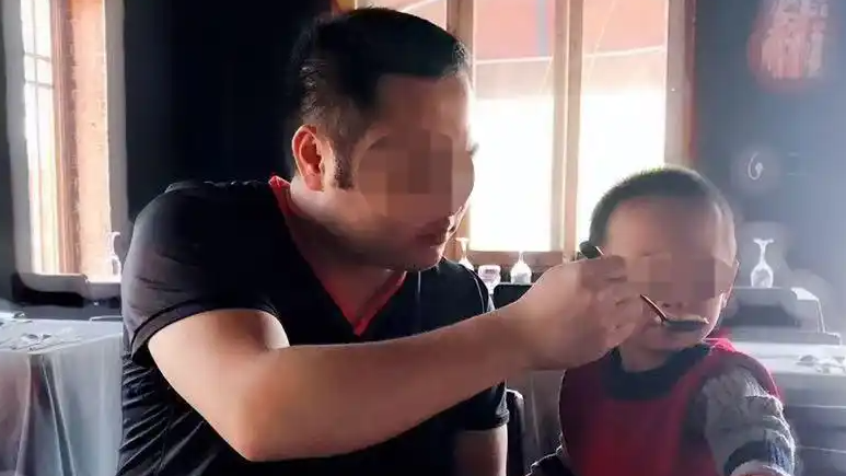  坠亡围棋少年父亲：通过打来教育孩子