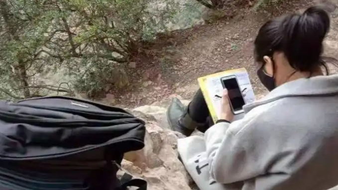 6年前悬崖边上网课的女孩 有新身份