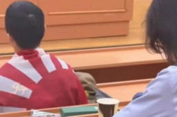 中国留学生课堂身披旭日旗 校方调查