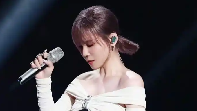  《歌手》李佳薇揭榜成功 者来女淘汰