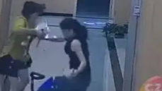 孕妇室内骑平衡车与人相撞致流产