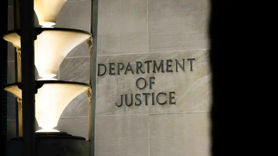 惊天黑幕终见天日？爱泼斯坦案“数十万份”文件今日起分批公布，美国司法部承诺的“真相”还剩多少悬念？