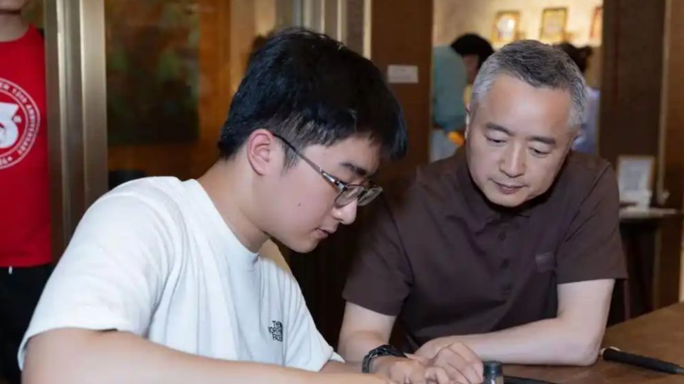  迈巴赫少爷父亲：不希望他继承家业