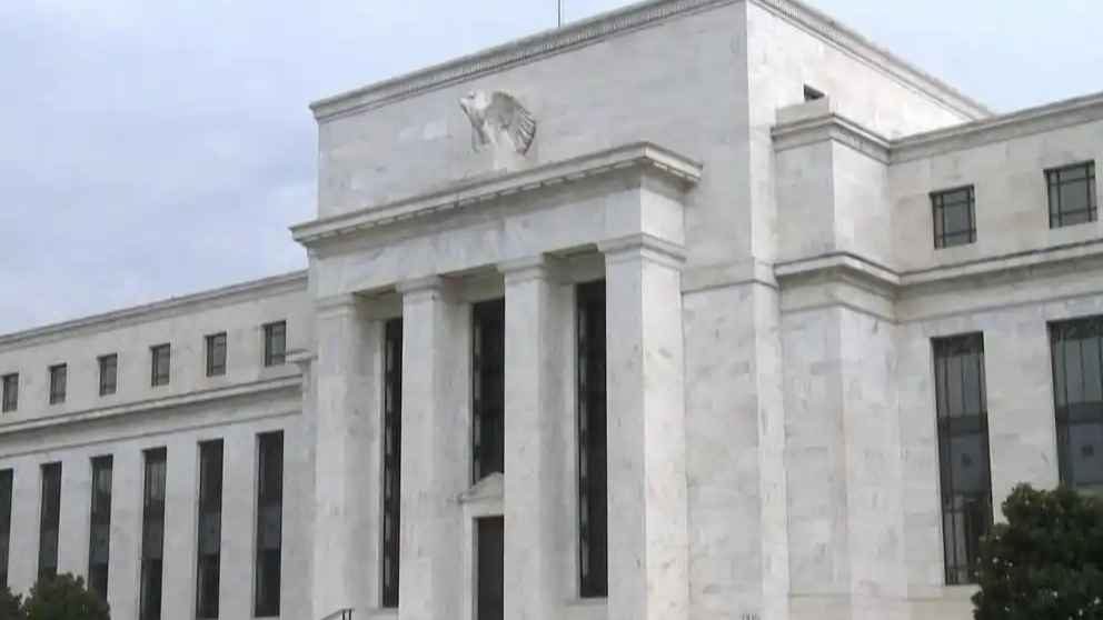 不降息 美联储宣布维持基准利率不变