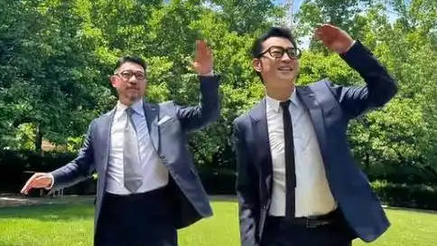 沙溢和老师“法拉利大叔”合拍跳舞
