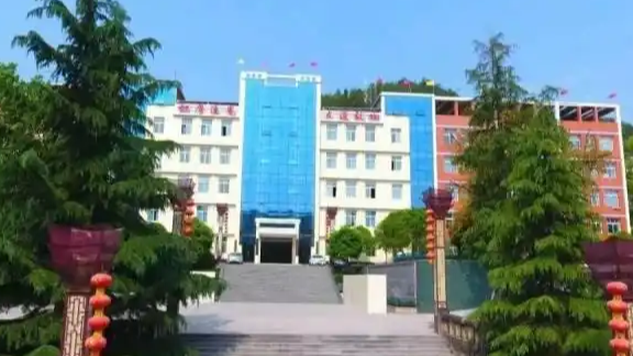 当地通报中学收220元入校门禁费