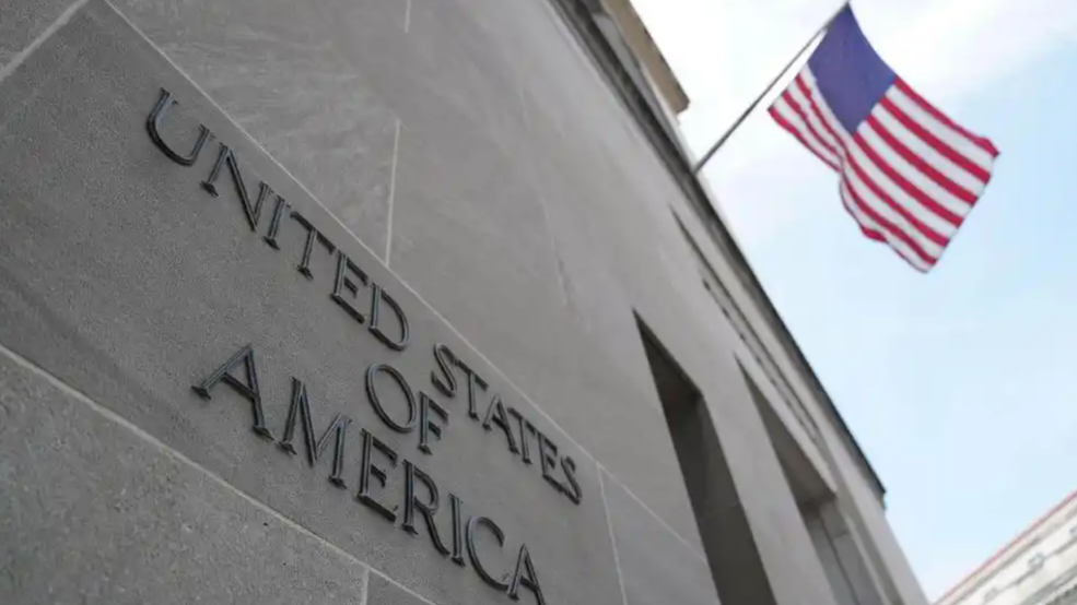 克林顿强硬发声：爱泼斯坦案文件必须“立刻全公开”