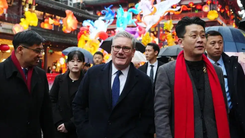 英首相：我有LABUBU 很会用筷子