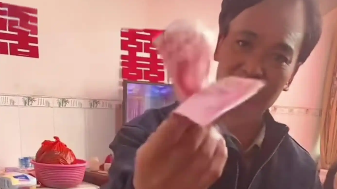 男子退彩礼送陪嫁：女婿父亲刚去世