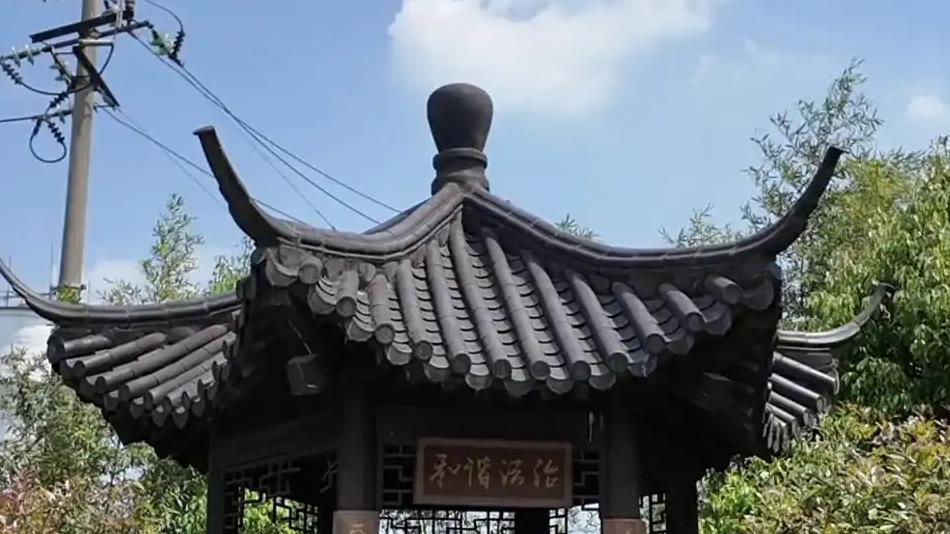  睡凉亭的18岁小伙被大姐一番话温暖