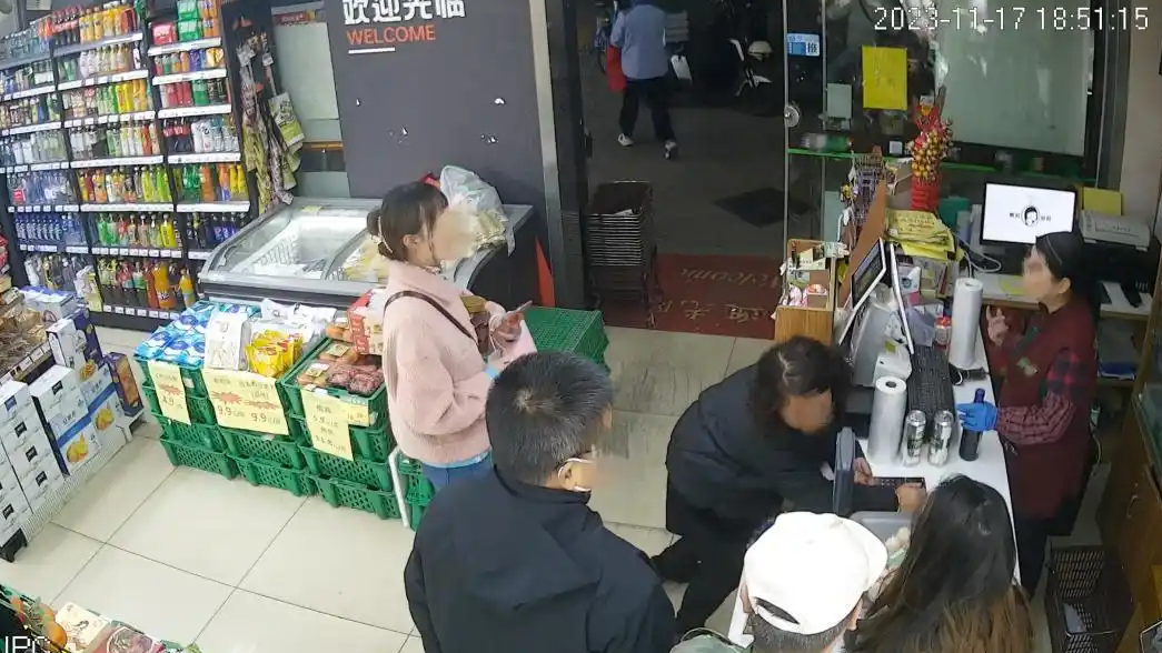 白鹿凌晨遭私生饭打电话骚扰