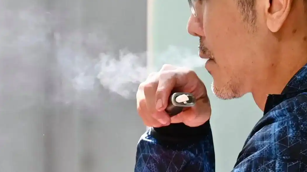 香港“最严禁烟令”今起实施