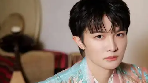  周深为《时间之子》配音深情落泪